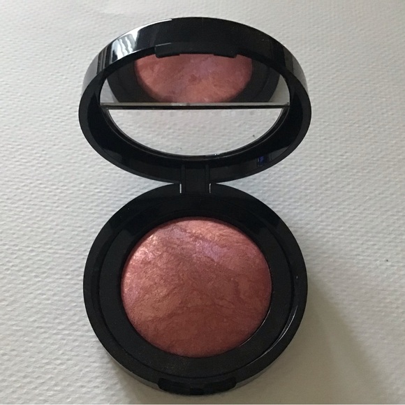 Laura Geller Blush-N-Brighten in TROPIC HUES, swirls of coral, pink, and bronze - Picture 2 of 10
